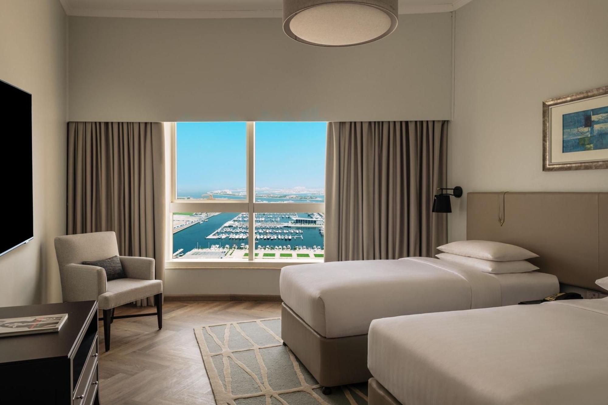 Dubai Marriott Harbour Hotel And Suites Exterior photo