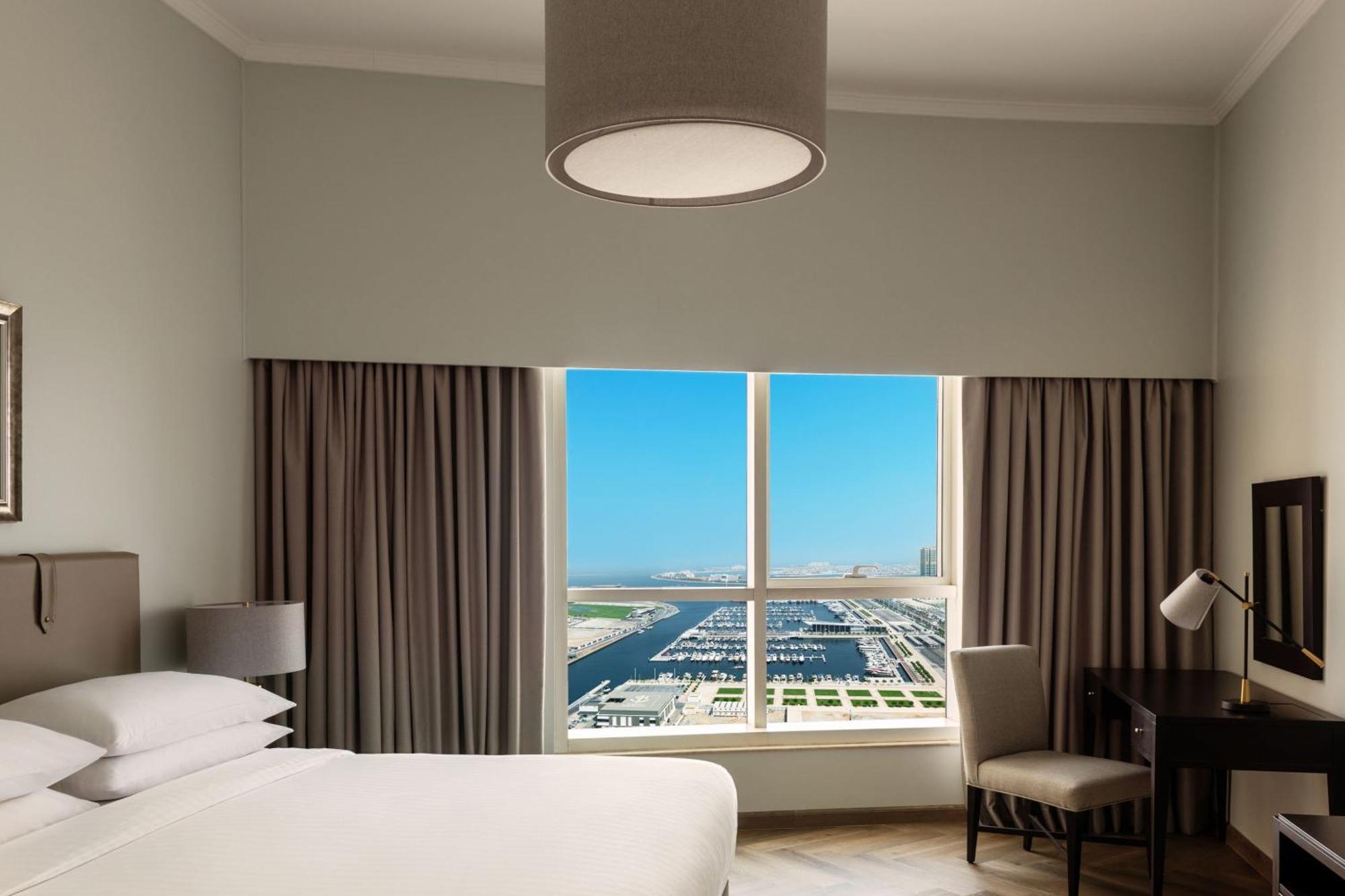 Dubai Marriott Harbour Hotel And Suites Exterior photo